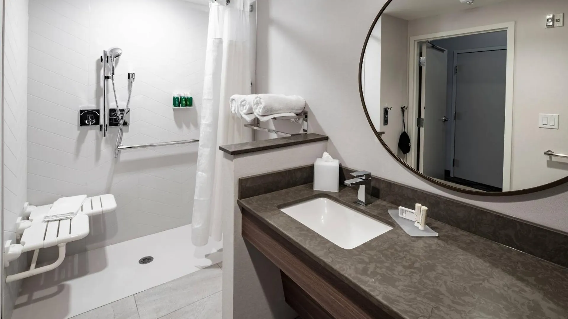 Fairfield Inn & Suites Las Vegas Northwest Hotel